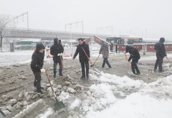 馬鞍山長(zhǎng)客 積極應(yīng)對(duì)暴雪天氣