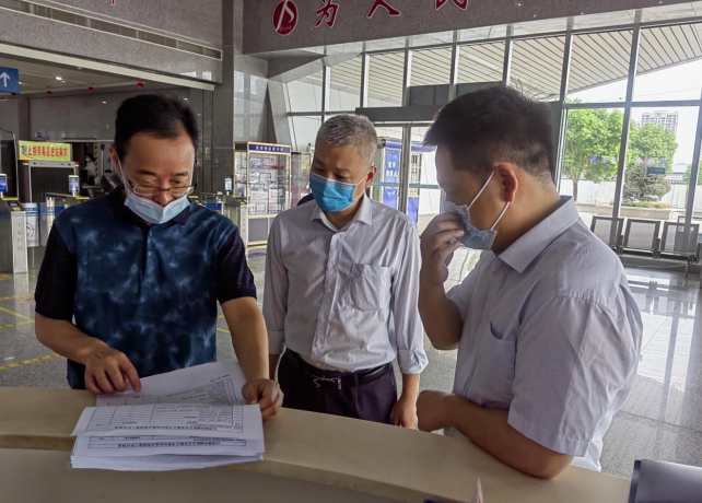 穆孫祥督查南昌長途汽車西站文明創(chuàng)建工作