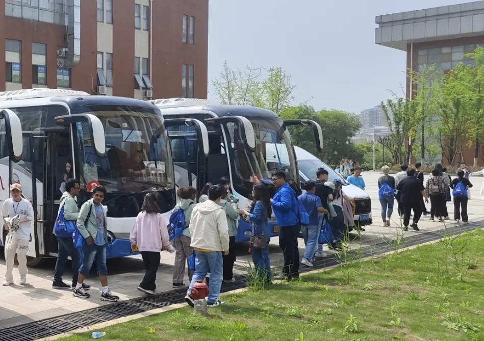 九江長(zhǎng)運(yùn)：旅游分公司圓滿完成全球青少年模擬世界遺產(chǎn)大會(huì)運(yùn)輸保障工作